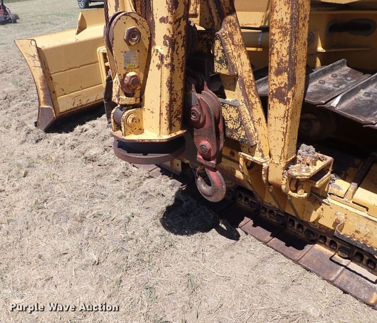 image for item DJ7598 2004 John Deere 650H LT  pipelayer