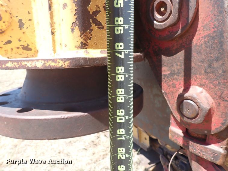 image for item DJ7598 2004 John Deere 650H LT  pipelayer