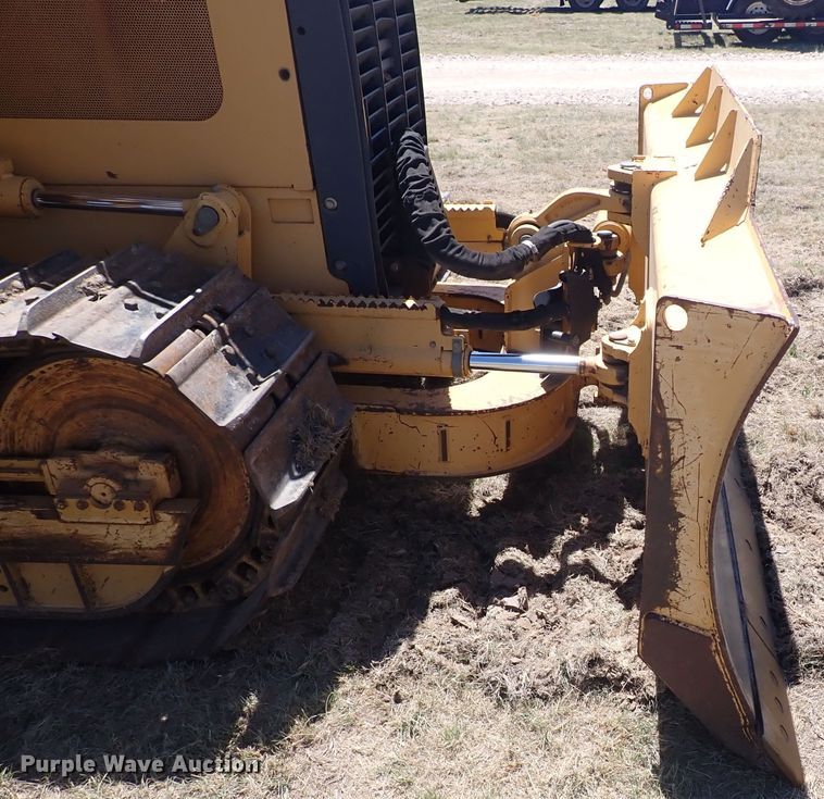 image for item DJ7598 2004 John Deere 650H LT  pipelayer