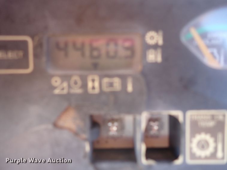 image for item DJ7598 2004 John Deere 650H LT  pipelayer