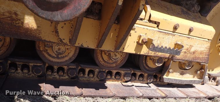 image for item DJ7598 2004 John Deere 650H LT  pipelayer