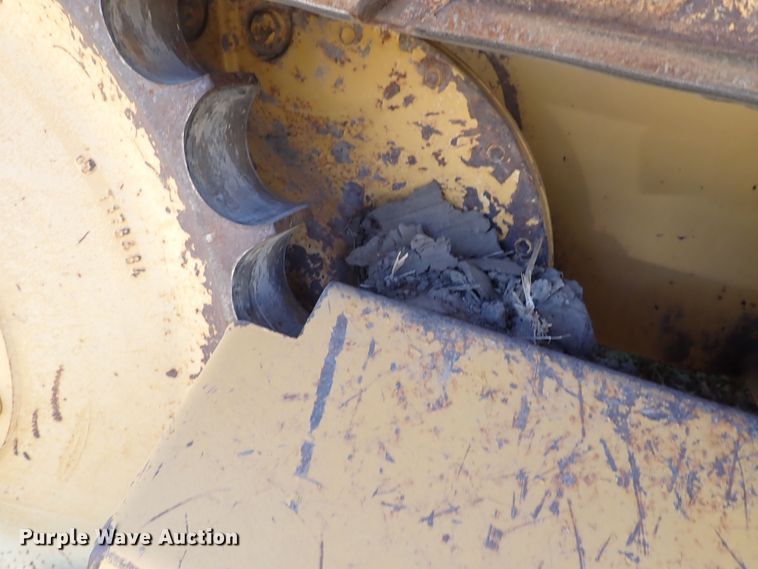 image for item DJ7598 2004 John Deere 650H LT  pipelayer