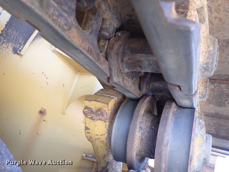 image for item DJ7598 2004 John Deere 650H LT  pipelayer