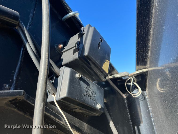 image for item DJ7690 2009 PJ  equipment trailer