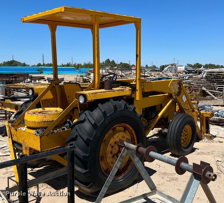 image for item DJ7694 Massey Ferguson 302  tractor