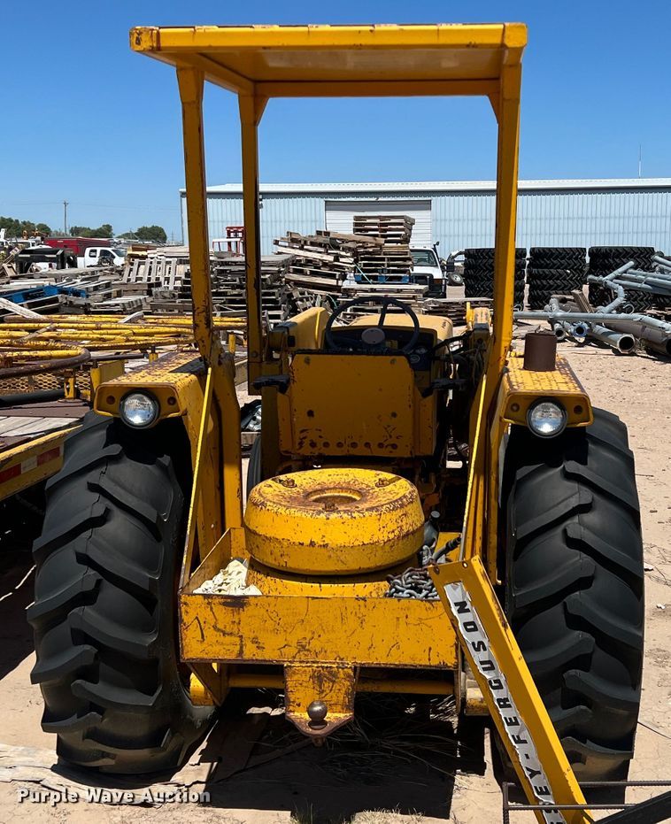 image for item DJ7694 Massey Ferguson 302  tractor