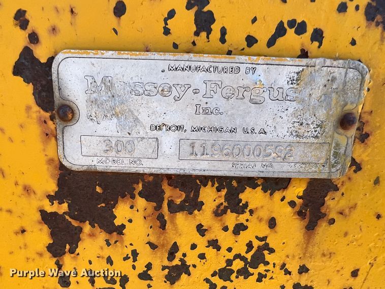 image for item DJ7694 Massey Ferguson 302  tractor