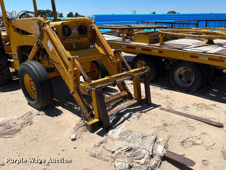 image for item DJ7694 Massey Ferguson 302  tractor