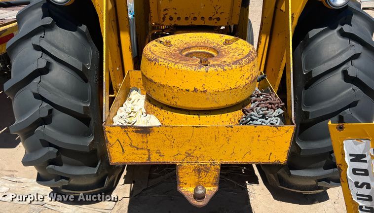 image for item DJ7694 Massey Ferguson 302  tractor