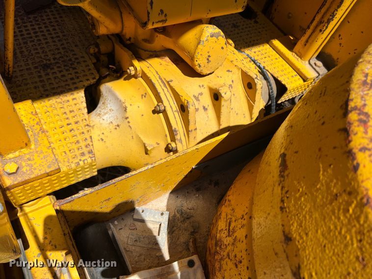 image for item DJ7694 Massey Ferguson 302  tractor