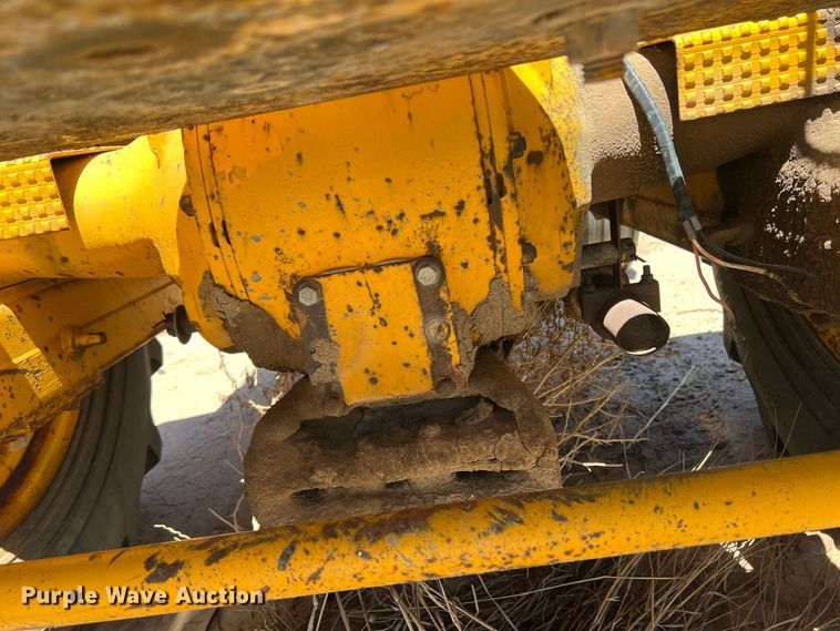 image for item DJ7694 Massey Ferguson 302  tractor