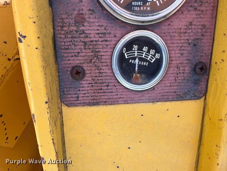 image for item DJ7694 Massey Ferguson 302  tractor