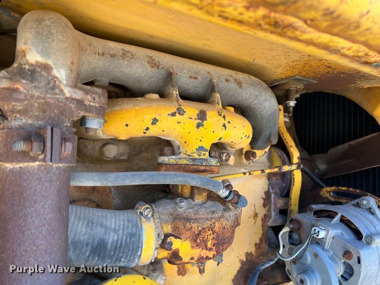 image for item DJ7694 Massey Ferguson 302  tractor