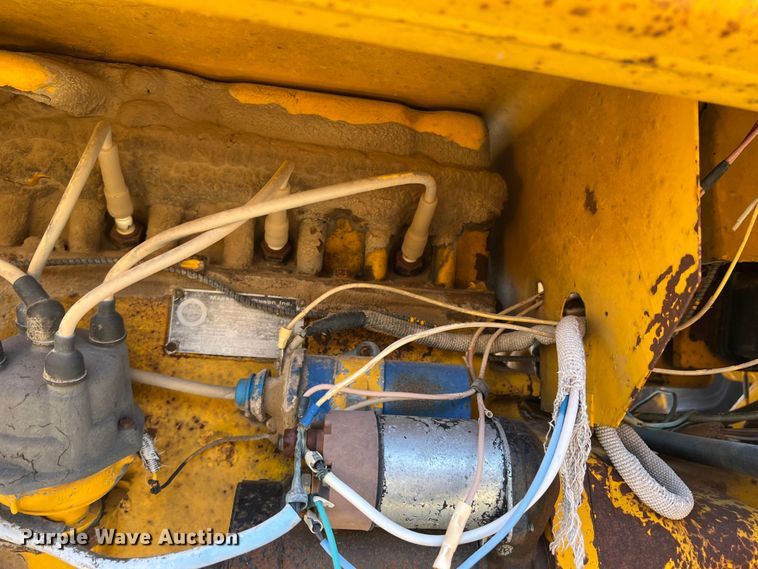 image for item DJ7694 Massey Ferguson 302  tractor