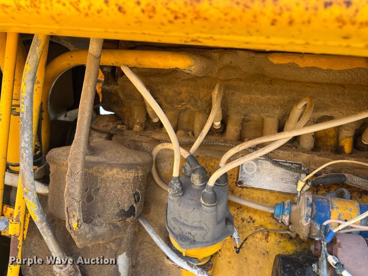 image for item DJ7694 Massey Ferguson 302  tractor