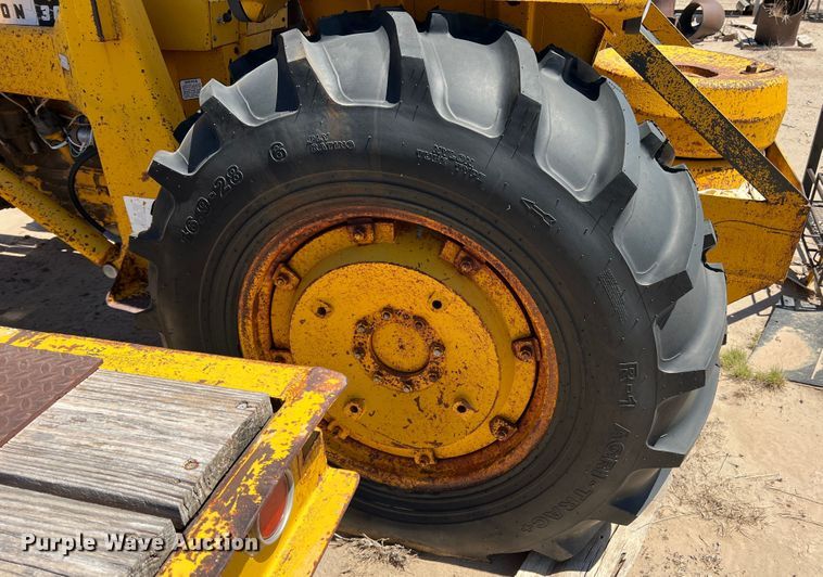 image for item DJ7694 Massey Ferguson 302  tractor