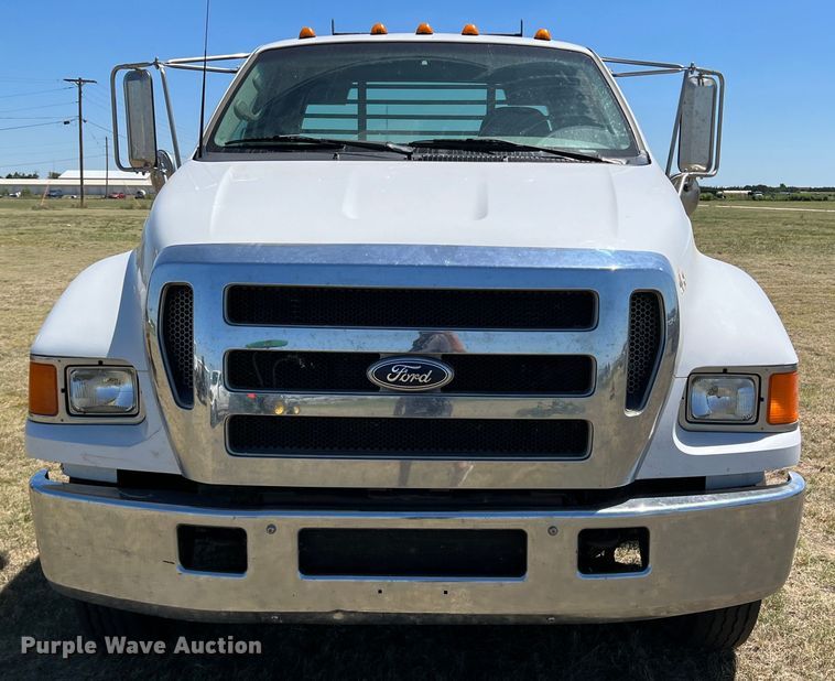 image for item DJ7695 2005 Ford F650 Super Duty  flatbed truck