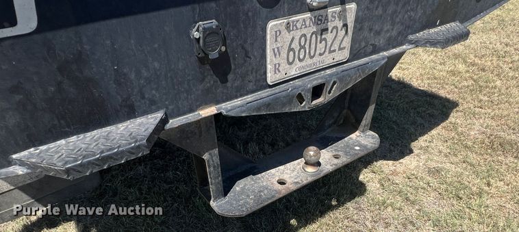 image for item DJ7695 2005 Ford F650 Super Duty  flatbed truck