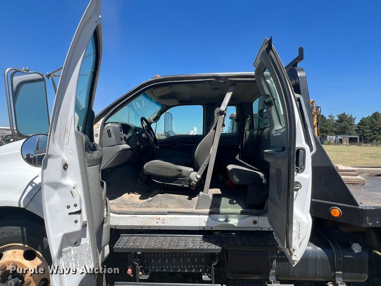 image for item DJ7695 2005 Ford F650 Super Duty  flatbed truck