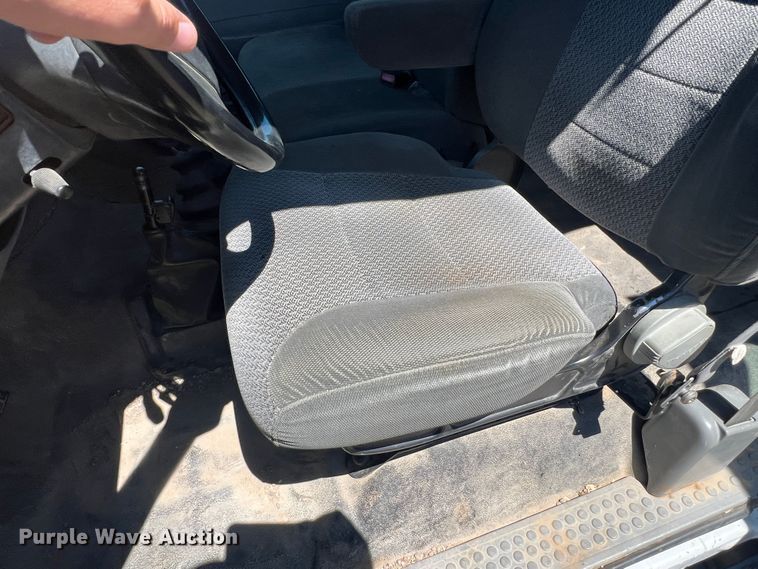 image for item DJ7695 2005 Ford F650 Super Duty  flatbed truck