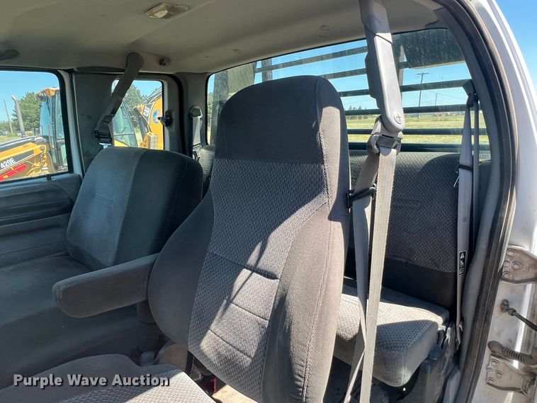 image for item DJ7695 2005 Ford F650 Super Duty  flatbed truck