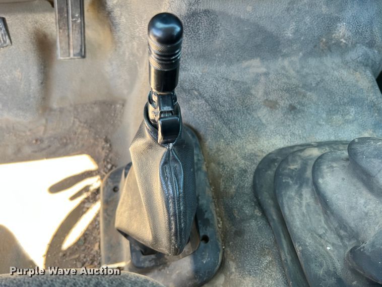 image for item DJ7695 2005 Ford F650 Super Duty  flatbed truck