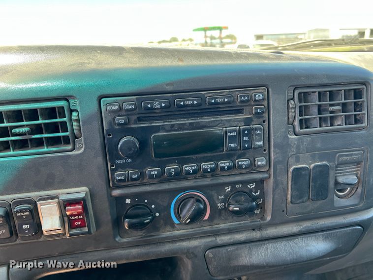 image for item DJ7695 2005 Ford F650 Super Duty  flatbed truck