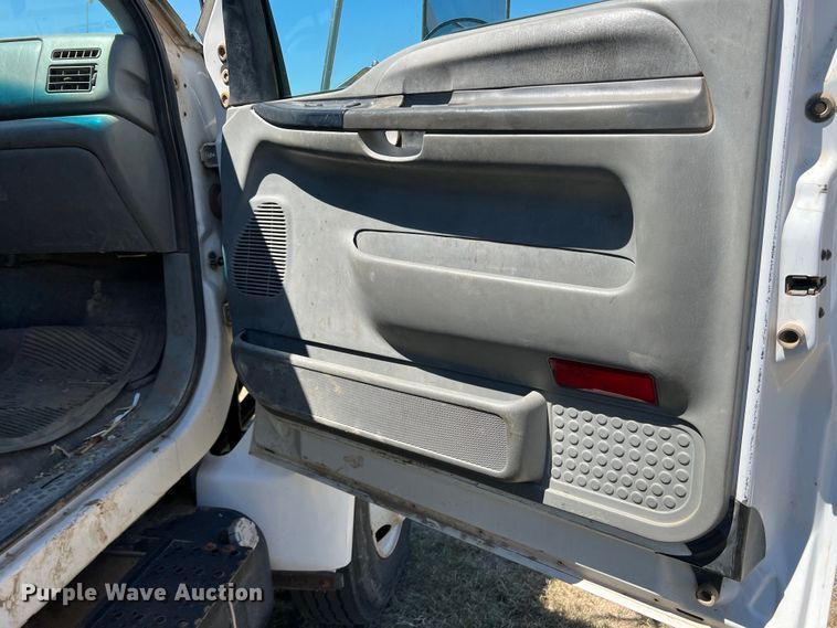 image for item DJ7695 2005 Ford F650 Super Duty  flatbed truck