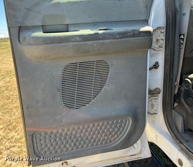 image for item DJ7695 2005 Ford F650 Super Duty  flatbed truck