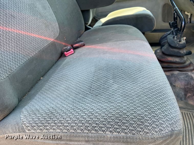 image for item DJ7695 2005 Ford F650 Super Duty  flatbed truck