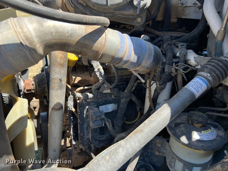 image for item DJ7695 2005 Ford F650 Super Duty  flatbed truck