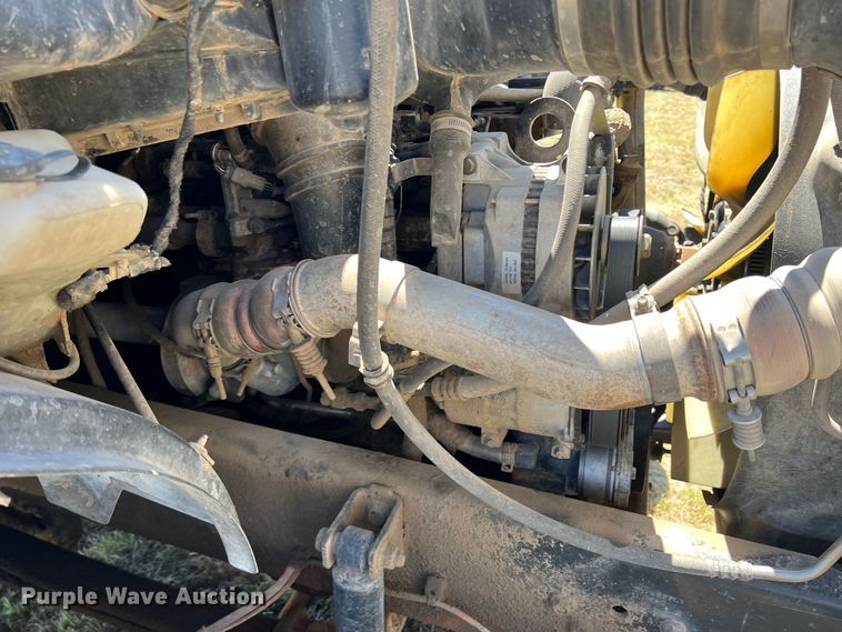 image for item DJ7695 2005 Ford F650 Super Duty  flatbed truck