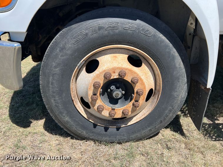 image for item DJ7695 2005 Ford F650 Super Duty  flatbed truck