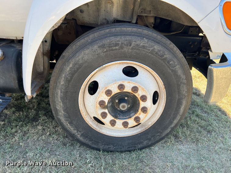 image for item DJ7695 2005 Ford F650 Super Duty  flatbed truck