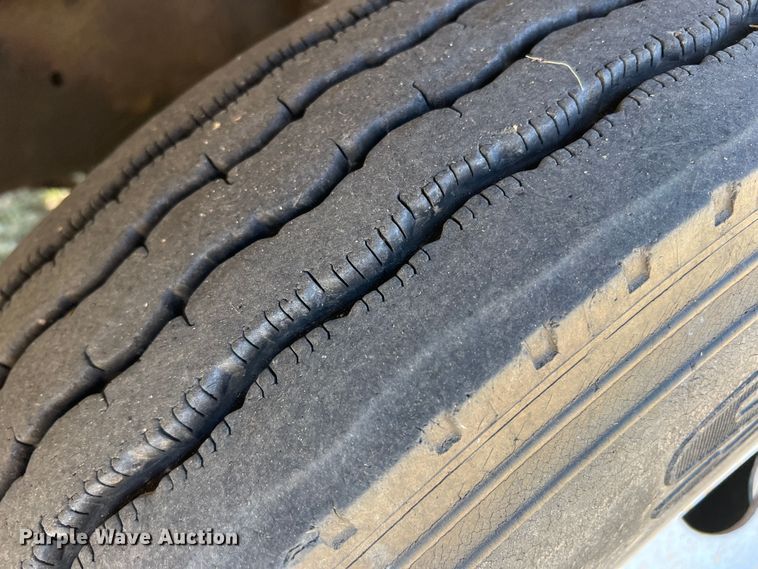 image for item DJ7695 2005 Ford F650 Super Duty  flatbed truck