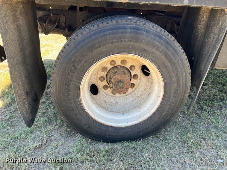 image for item DJ7695 2005 Ford F650 Super Duty  flatbed truck