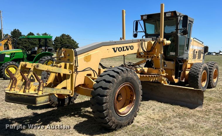 image for item DJ7697 2002 Volvo G720VHP  motor grader