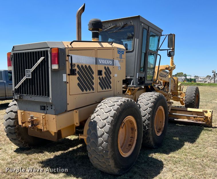 image for item DJ7697 2002 Volvo G720VHP  motor grader