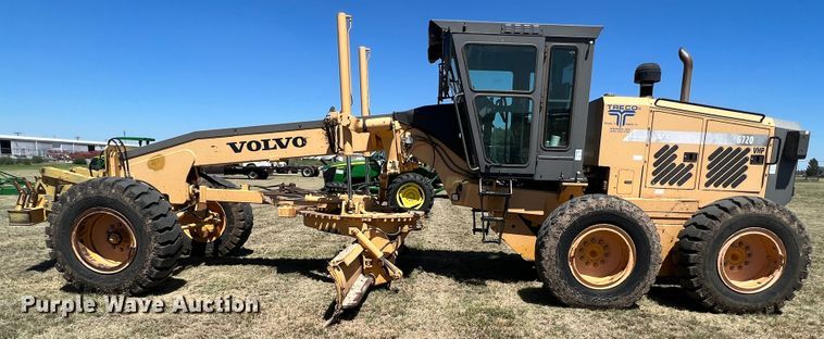 image for item DJ7697 2002 Volvo G720VHP  motor grader