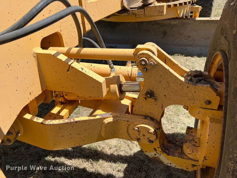 image for item DJ7697 2002 Volvo G720VHP  motor grader