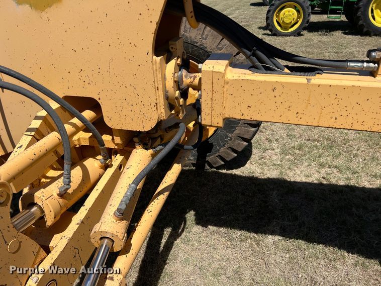 image for item DJ7697 2002 Volvo G720VHP  motor grader