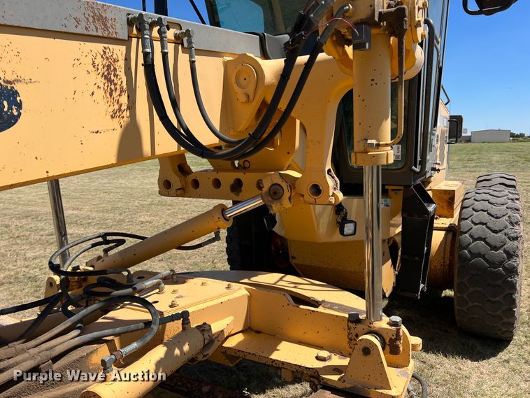 image for item DJ7697 2002 Volvo G720VHP  motor grader