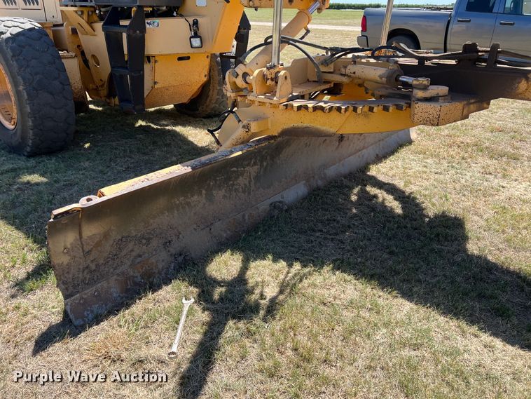 image for item DJ7697 2002 Volvo G720VHP  motor grader