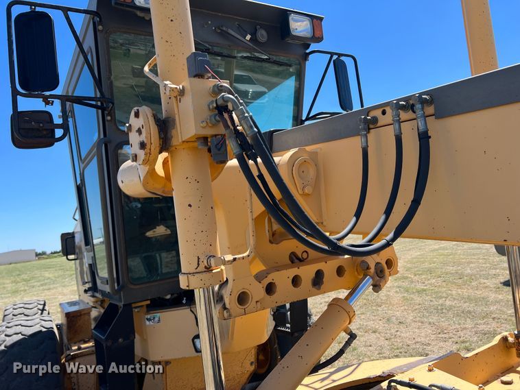 image for item DJ7697 2002 Volvo G720VHP  motor grader