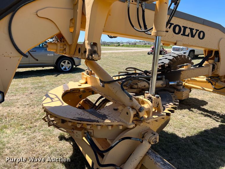 image for item DJ7697 2002 Volvo G720VHP  motor grader