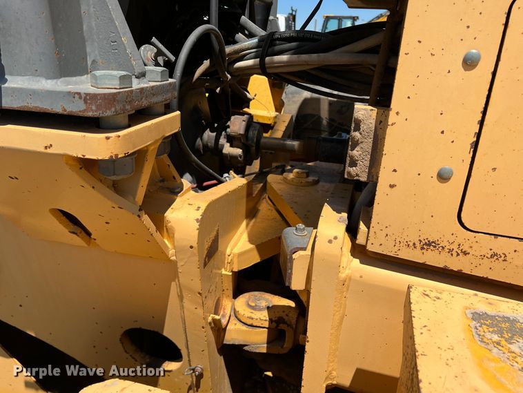 image for item DJ7697 2002 Volvo G720VHP  motor grader