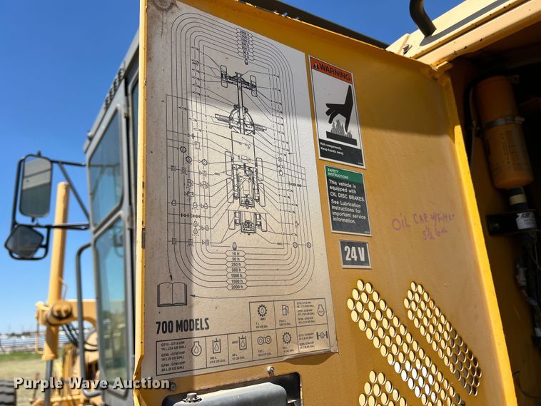 image for item DJ7697 2002 Volvo G720VHP  motor grader