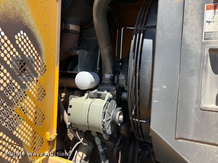 image for item DJ7697 2002 Volvo G720VHP  motor grader