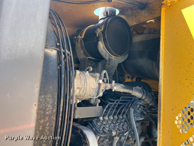 image for item DJ7697 2002 Volvo G720VHP  motor grader