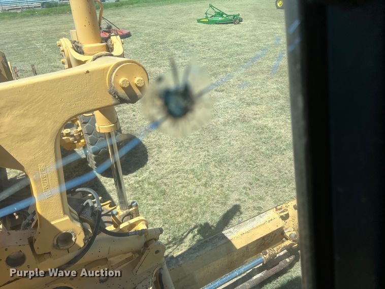 image for item DJ7697 2002 Volvo G720VHP  motor grader